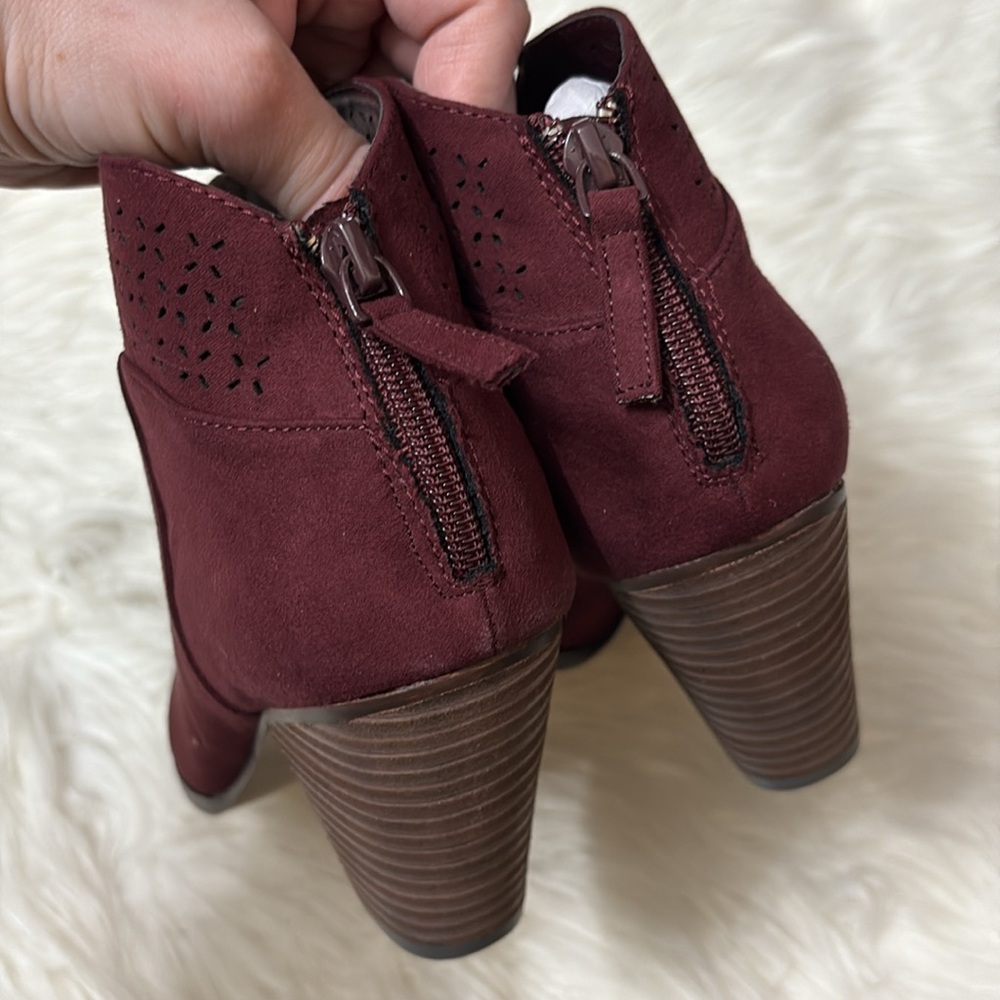 NWOT Violet & Red Jackson Lazer Cut Topline Bootie Burgundy Size 7 Stitch Fix - Picture 4 of 13